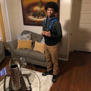 Meet your Posher, Luis